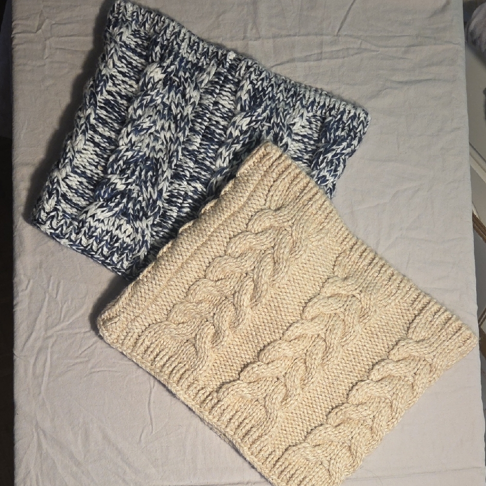 GAP Blue and White Knit Scarf